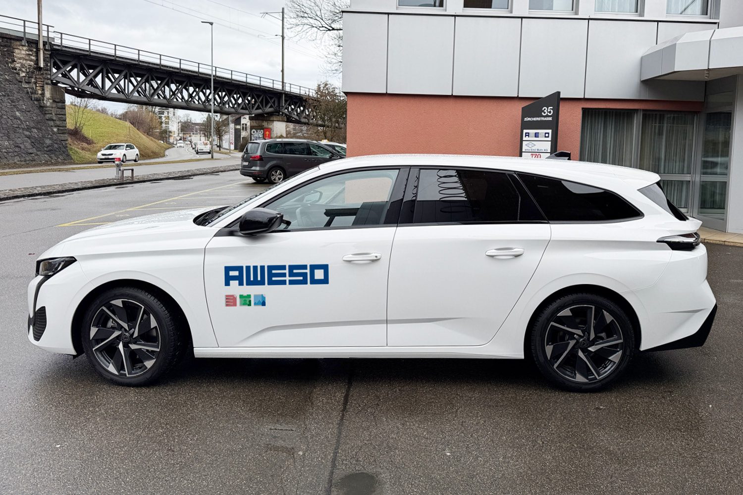 Aweso Geschäftsfahrzeug
