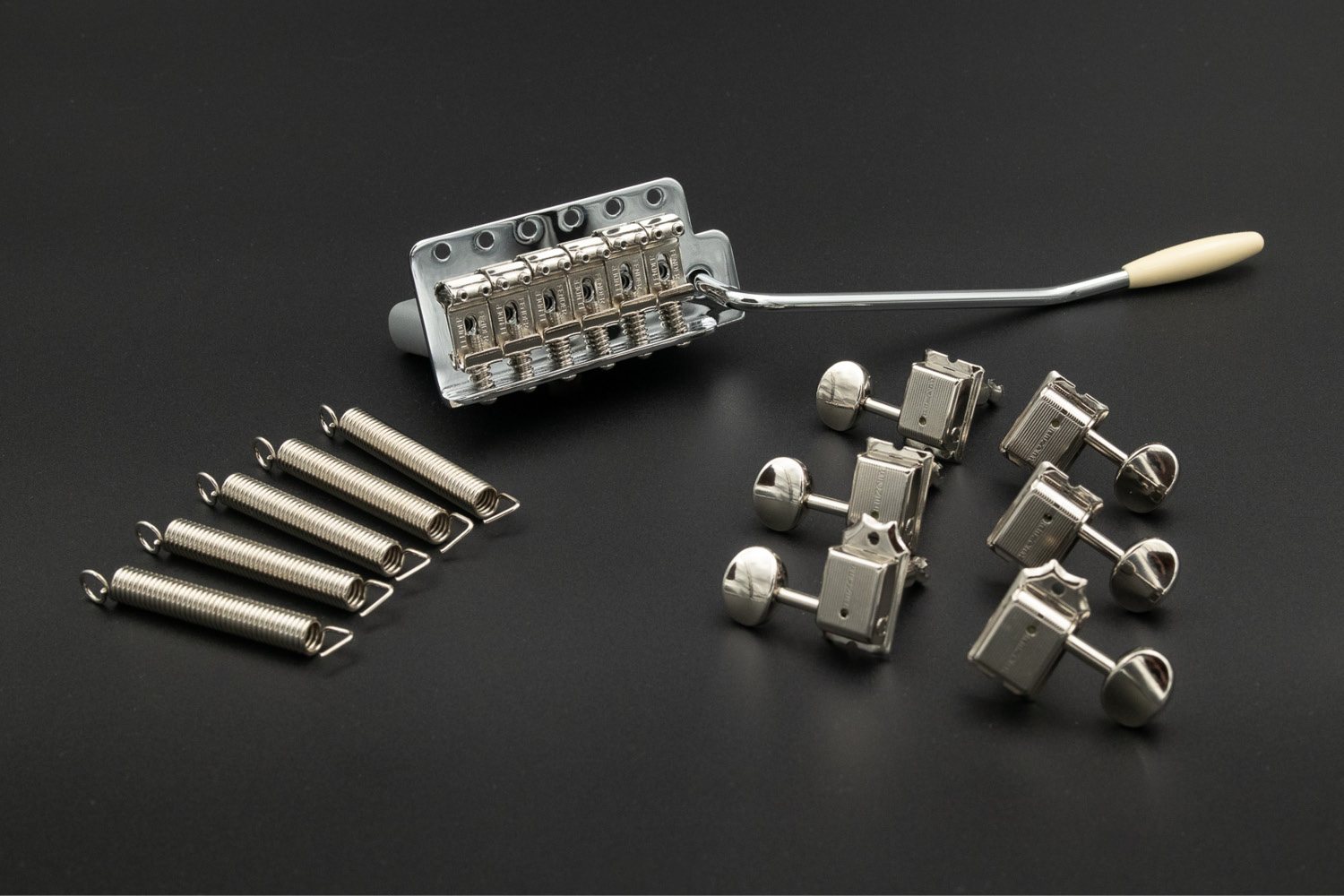 Tremolo und Mechaniken einer E-Gitarre aus der Werkstatt von Ralph Schönberger